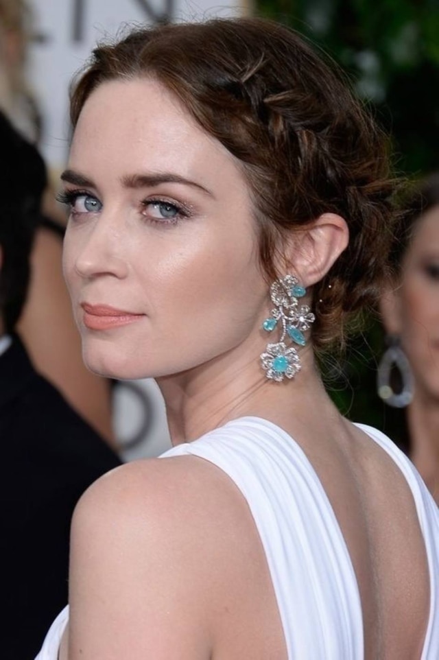 Reprodução A atriz Emily Blunt apostou nas tranças para ir ao Globo de Ouro