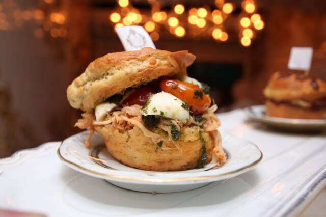 Reprodução/ Instagram O sabor fit salgado é de frango caprese