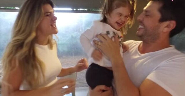 https://www.youtube.com/watch?v=JqUEyLEBZCg Mirella Santos, Ceará e a filha Valentina