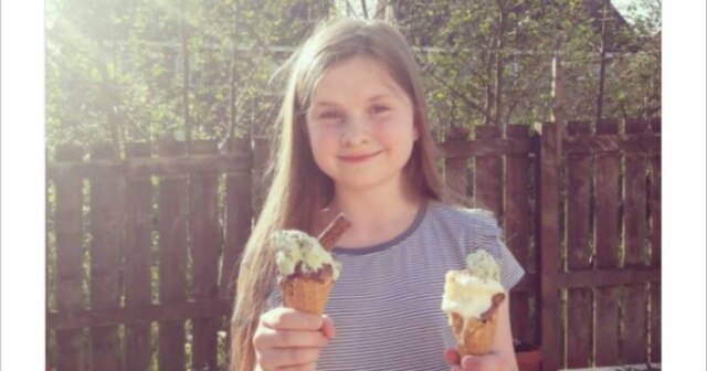 Twitter/ MasonCrossBooks Ava Bell, 11 anos, ganhou dois sorvetes do pai