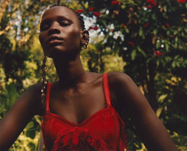 Jamie Hawkesworth/ Alexander McQueen/ Divulgação Shanelle é a estrela da campanha primavera/verão 2018 da Alexander McQueen