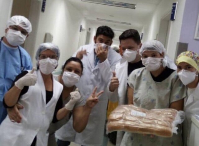 Instagram/@razoesparaacreditar Padeiros fazem doação para hospitais de São Paulo durante pandemia do novo coronavírus.