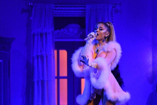 Robyn Beck / AFP A cantora Ariana Grande