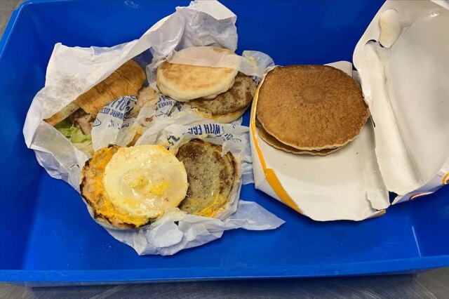Australian Ministry of Agriculture / AFP Viajante é multado em 2 mil dólares ao entrar com McMuffin contrabandeado na Austrália