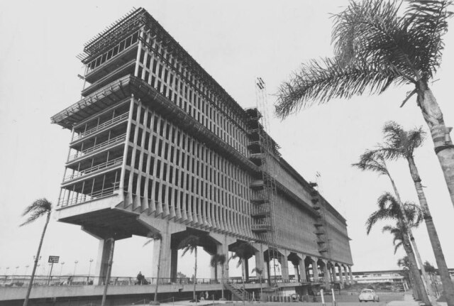 Acervo/Estadão Durante 30 anos o prédio do hotel foi apenas um esqueleto de concreto