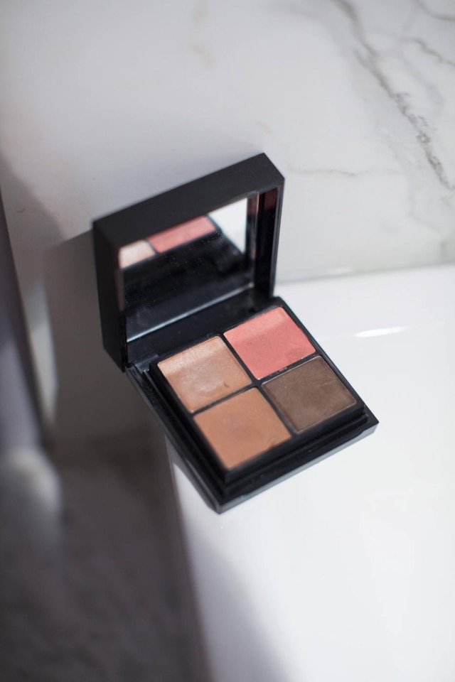Lauren Fleishman/The New York Times Paleta de maquiagem Halcyon Days, da MAC