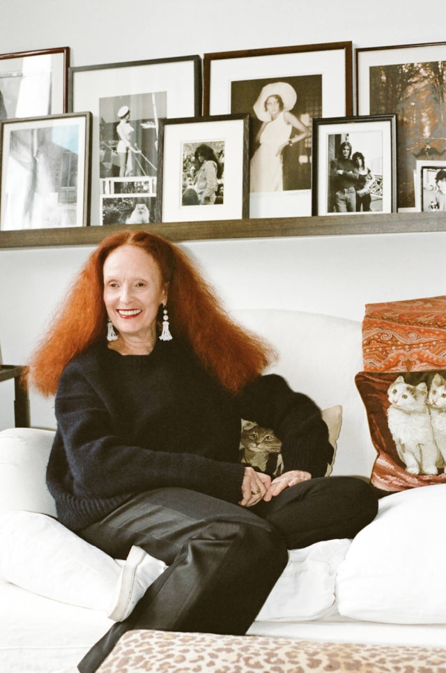 Clement Pascal/The New York Times Grace Coddington, editora de moda da Vogue americana, posa em seu apartamento em Nova York.