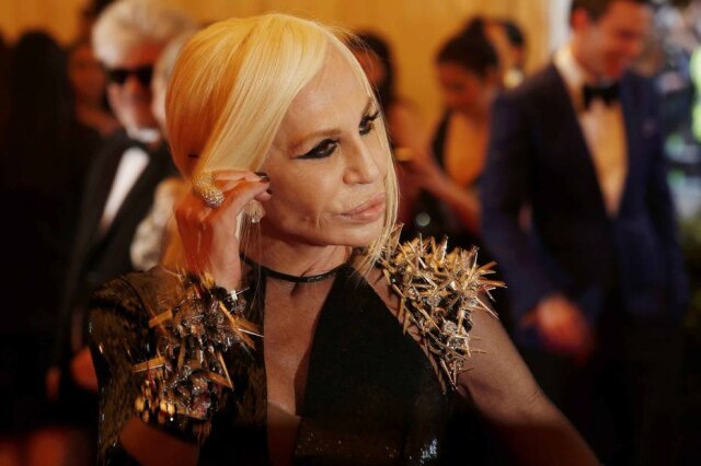 Reuters/Lucas Jackson A estilista Donatella Versace, que será vivida por Penélope Cruz na nova temporada de American Crime Story.