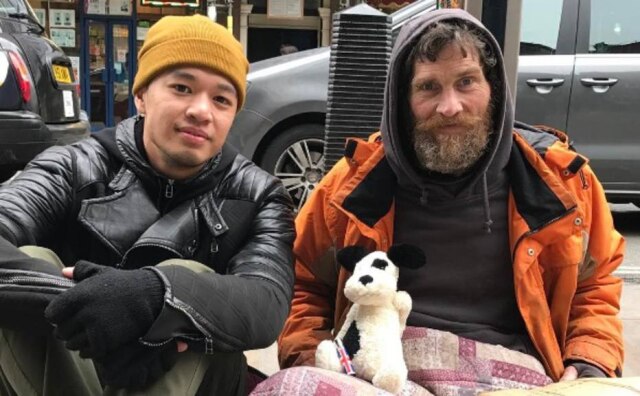 Instagram.com/markbustos Mark Bustos começou a cortar o cabelo de moradores de rua em 2012