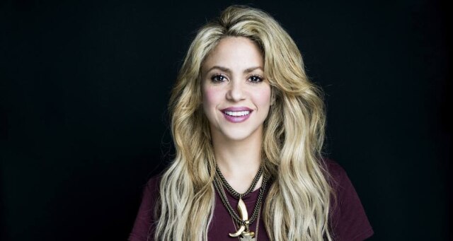 Chad Batka/The New York Times Shakira é loira desde 2000