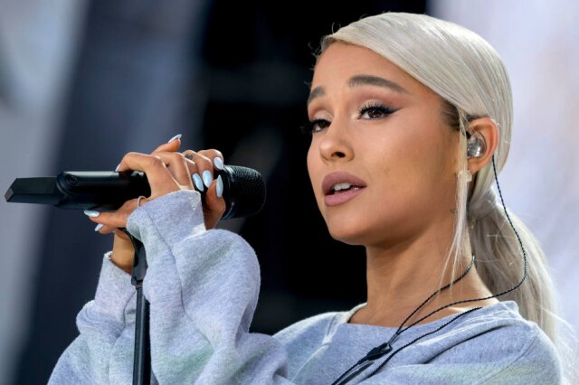 Andrew Hamik / AP Photo A cantora Ariana Grande.