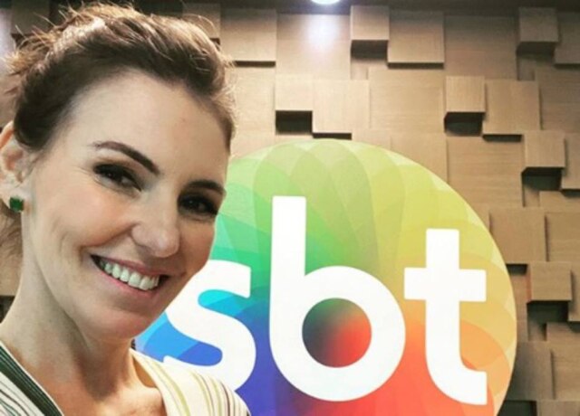Instagram / @glendakozlowski Após ter saído da TV Globo, onde passou mais de duas décadas, Glenda Kozlowski foi anunciada em novembro de 2019 como apresentadora de um reality show ligado ao mundo do futebol, que será exibido pelo SBT em 2020.