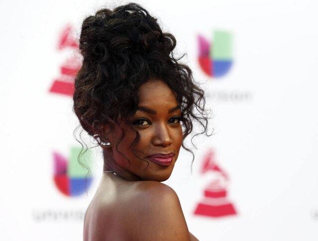 Steve Marcus/Reuters A cantora Iza na 19ª edição do Grammy Latino, em Las Vegas, em novembro de 2018.