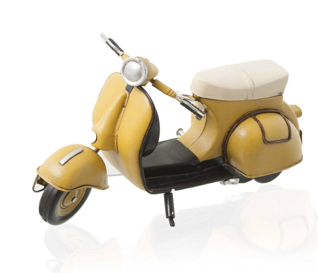 Etna Motocicleta retrô, por R$ 239,90 na Etna