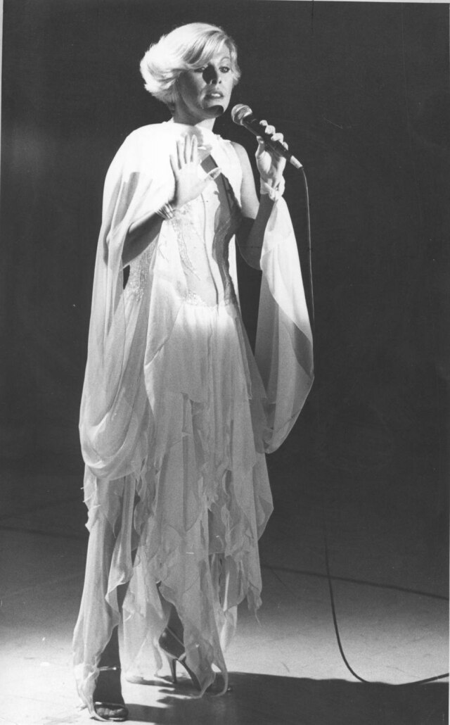 Claudine Petroli/Estadão Vanusa durante show na boate O Beco em 19 de abril de 1983.