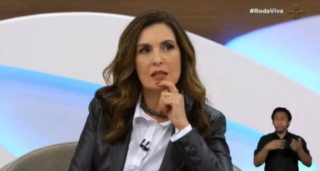 TV Cultura Fátima Bernardes em participação no 'Roda Viva'.