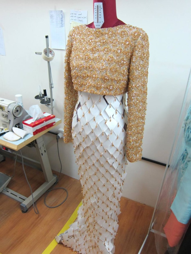 Divulgação O vestido projetado pelo artista a pedido da grife Swarovski