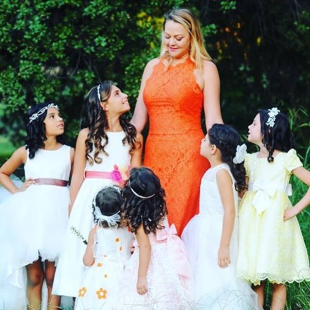 Reprodução/Instagram Lacey com as filhas Sophia, Natalie, Melanie, Kaylee, Lea e Cecily
