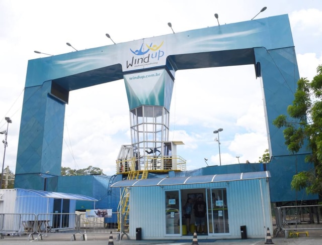 Luciano Tanz/Wind up Túnel do Wind up indoor skydiving tem 17 metros de altura