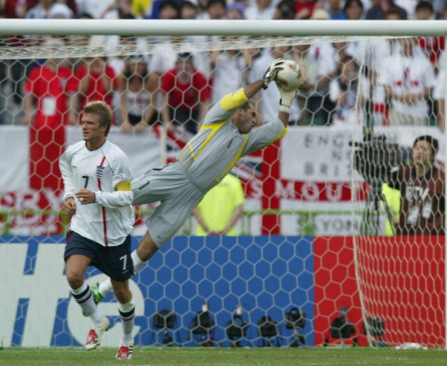 Alaor Filho / Estadão Marcos em ação diante da Inglaterra, na Copa do Mundo de 2002.