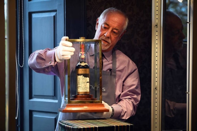 Russell Cheyne/Reuters Macallan Valerio Adami, uísque single malt de 60 anos, é "um dos mais raros e cobiçados já produzidos", diz especialista.