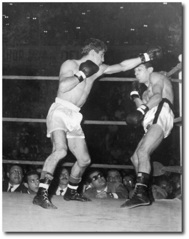 Acervo/Estadão Eder Jofre nocauteia o adversário Ernesto Miranda no 3.ºround durante luta em São Paulo, 10/6/1960.