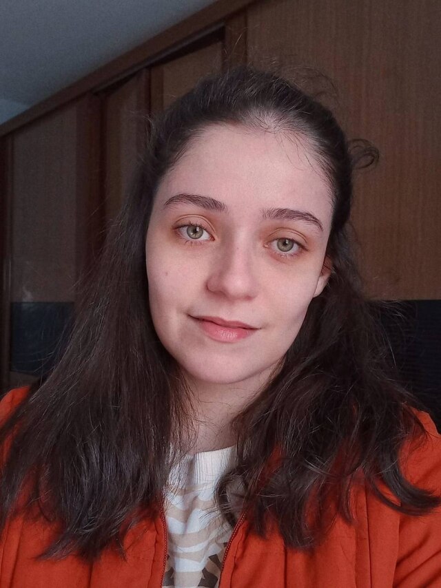 Arquivo pessoal Caroline de Souza, de 29 anos, tem TEA nível 2 de suporte e não teve a oportunidade de conviver em uma escola realmente inclusiva.