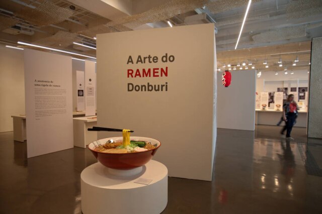 フェリペ・ラウ / スタジアム 展示品には料理のレプリカがあります。