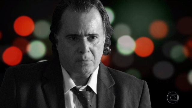 Reprodução de 'Avenida Brasil' (2012) | 'Vale a Pena Ver de Novo' (2019) / Rede Globo Tony Ramos como Genécio em encerramento da estreia de 'Avenida Brasil' no 'Vale A Pena Ver de Novo'.