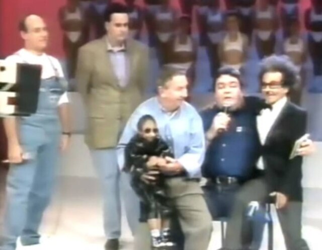 Reprodução de 'Domingão do Faustão' (1996) / Globo Cena da polêmica participação de Latininho no 'Domingão do Faustão'