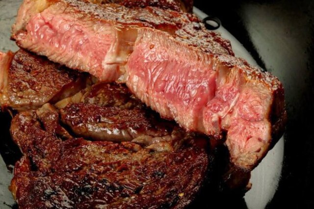 Estadão Carne vermelha pode ser trocada pela de frango ou de peixe para um prato mais saudável.