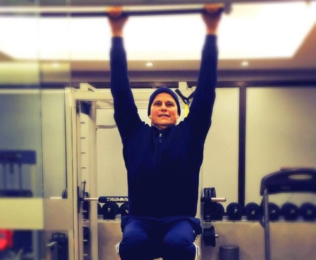 Reprodução/Instagram Edson Celulari mostra rotina de exercícios nas redes sociais