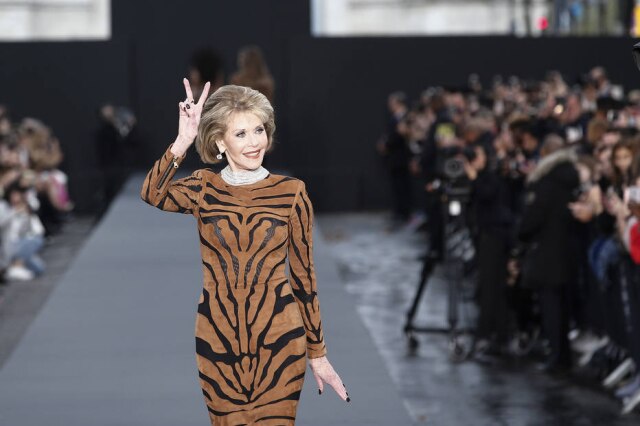 AP Photo/Kamil Zihnioglu Jane Fonda foi uma das estrelas da apresentação da L'Oreal Paris