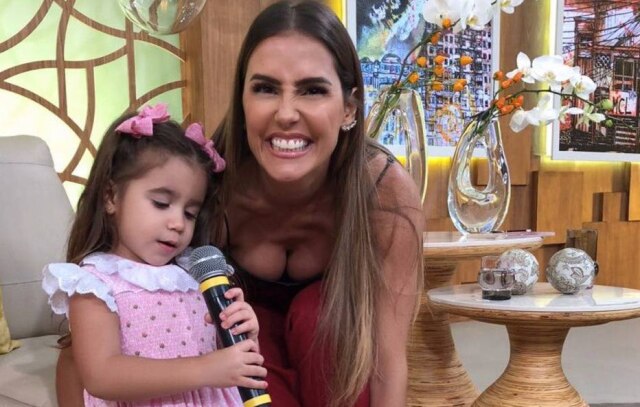 Filha de Deborah Secco encanta internautas em participação no ...