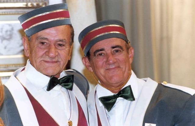 Arquivo / Estadão Ronald Golias ao lado de Renato Aragão em abril de 2000, durante gravação em comemoração aos 50 anos da TV.