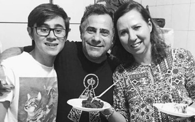 Instagram/@isabelatibcherani O ator Rafael Henrique Miguel, a mãe e o pai, que foram assassinados em 2019.
