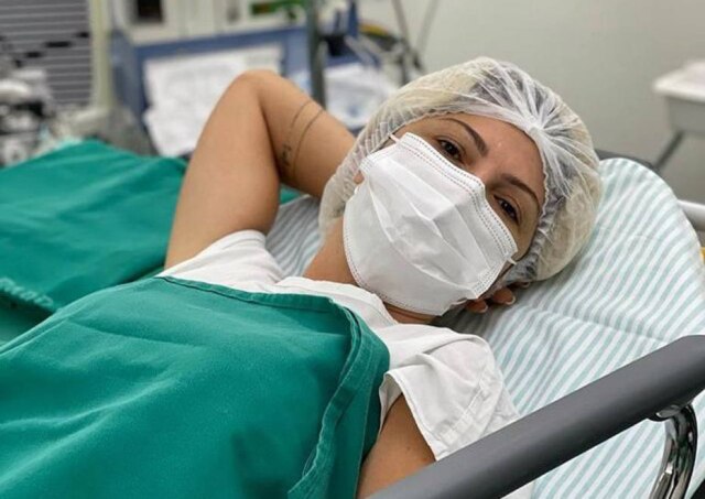 Reprodução Instagram/ @ladyfontenelle Antônia Fontenelle foi internada para trocar a prótese de silicone