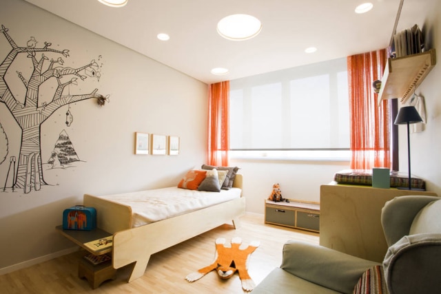 Divulgação Quarto infantil com cama e escrivaninha desenhadas pela Novidário