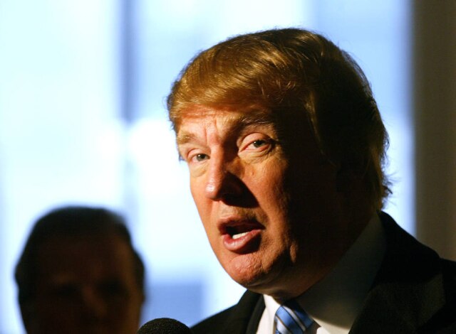 Jeff Zelevansky / Reuters Trump em 2004.