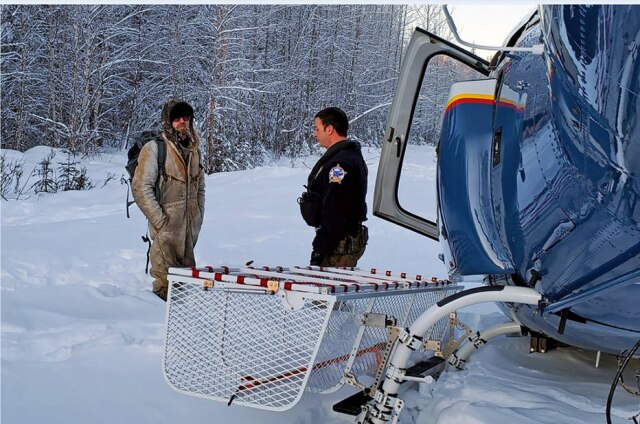 Alaska State Troopers via AP Steele foi resgatado pela Tropa do Estado do Alaska após passar semanas isolado