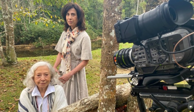 Globo / Divulgação Fernanda Montenegro e Fernanda Torres durante as gravações de 'Amor e Sorte'