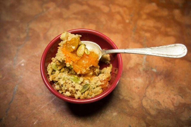 Mouco Fya/Estadão Crumble de abóbora, coco e castanha.