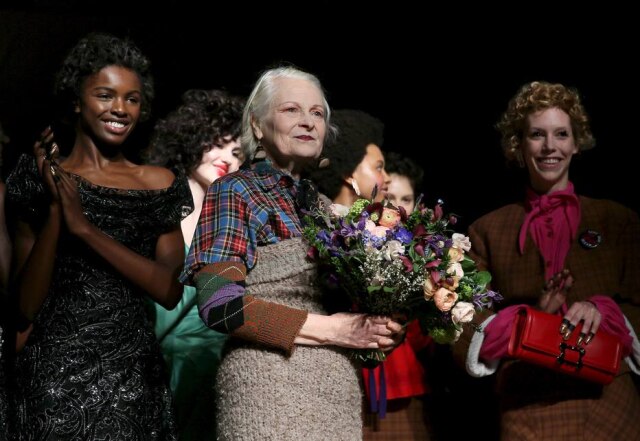 REUTERS/Neil Hall A estilista britânica Vivienne Westwood lançou um rapper em parceria com Mic Righteous
