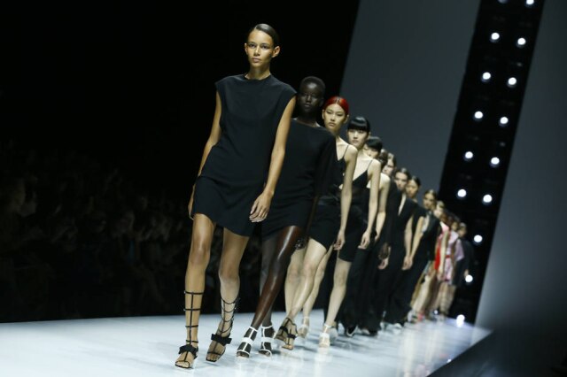 AP Photo/Francois Mori Os vestinhos pretos da Lanvin