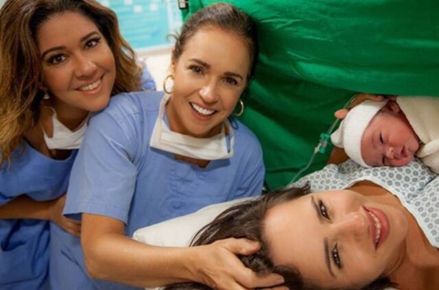Instagram / @danielamercury Daniela Mercury e Malu Verçosa no dia do nascimento de Mel, filha de Giovana.