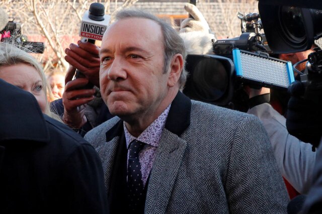 Brian Snyder/Reuters O ator Kevin Spacey ao chegar ao tribunal de Nantucket, em Massachusetts, em janeiro de 2019.