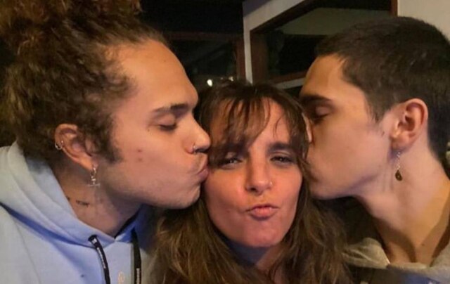 Reprodução Instagram/ @san_regina_18 Mãe do Vitão é alvo de comentários negativos nas redes sociais
