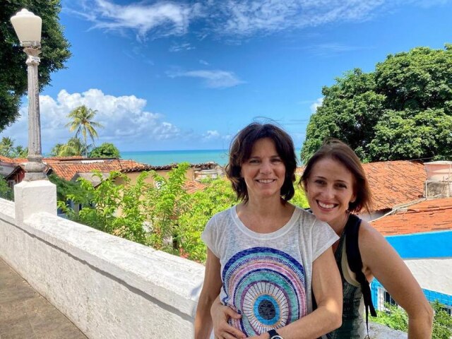 Instagram/@verazimmermann Vera Zimmermann e a namorada, Luciana Ramanzini, em Olinda.