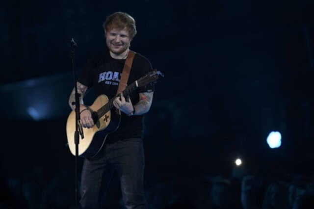REUTERS/Toby Melville Ed Sheeran realiza sonho de fã com doença degenarativa.