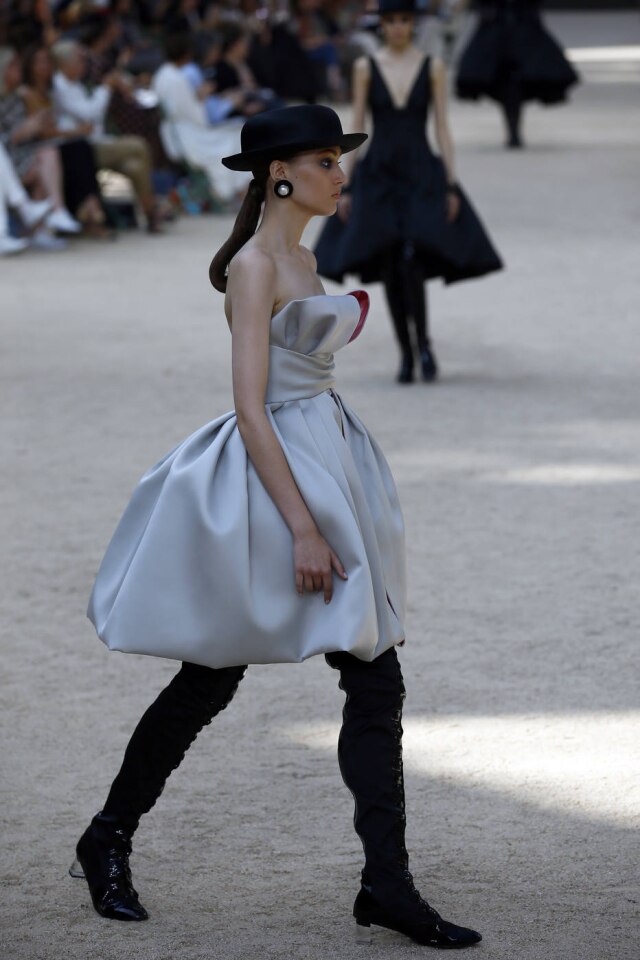 AP Photo/Francois Mori Desfile da alta costura da Chanel.